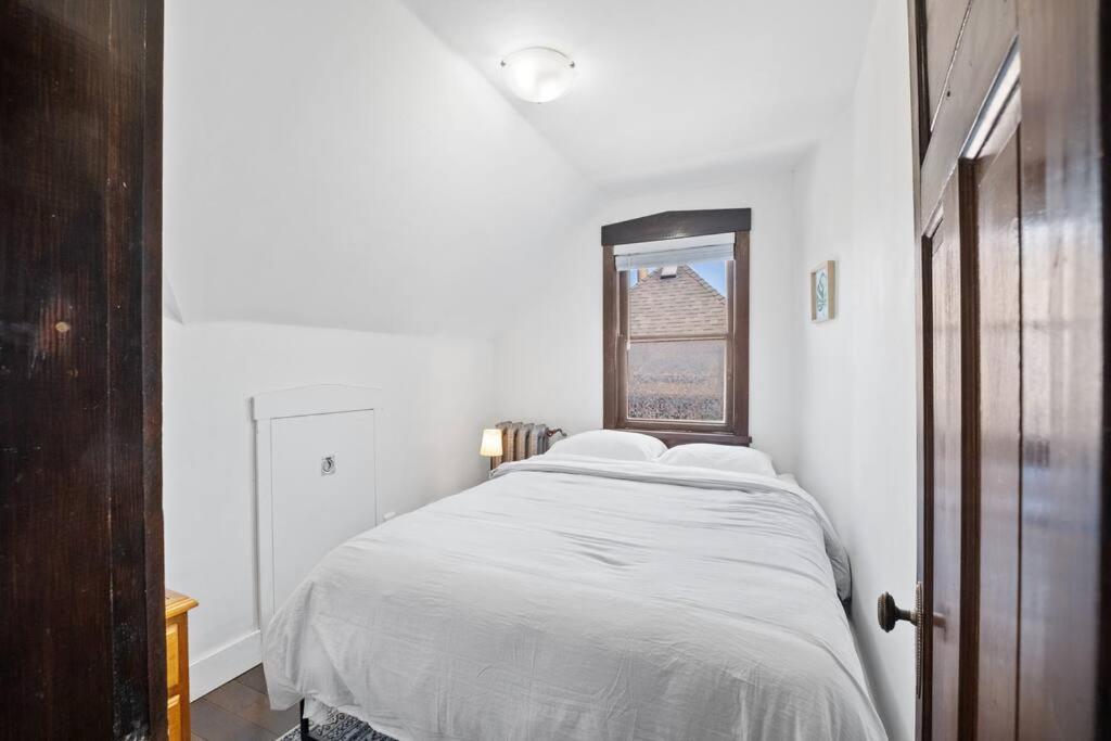 Apartamento Rare Find In Kitsilano!