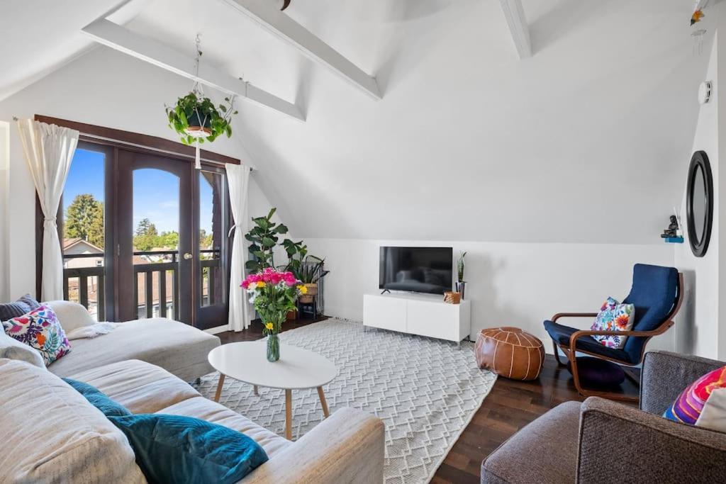 Apartamento Rare Find In Kitsilano!